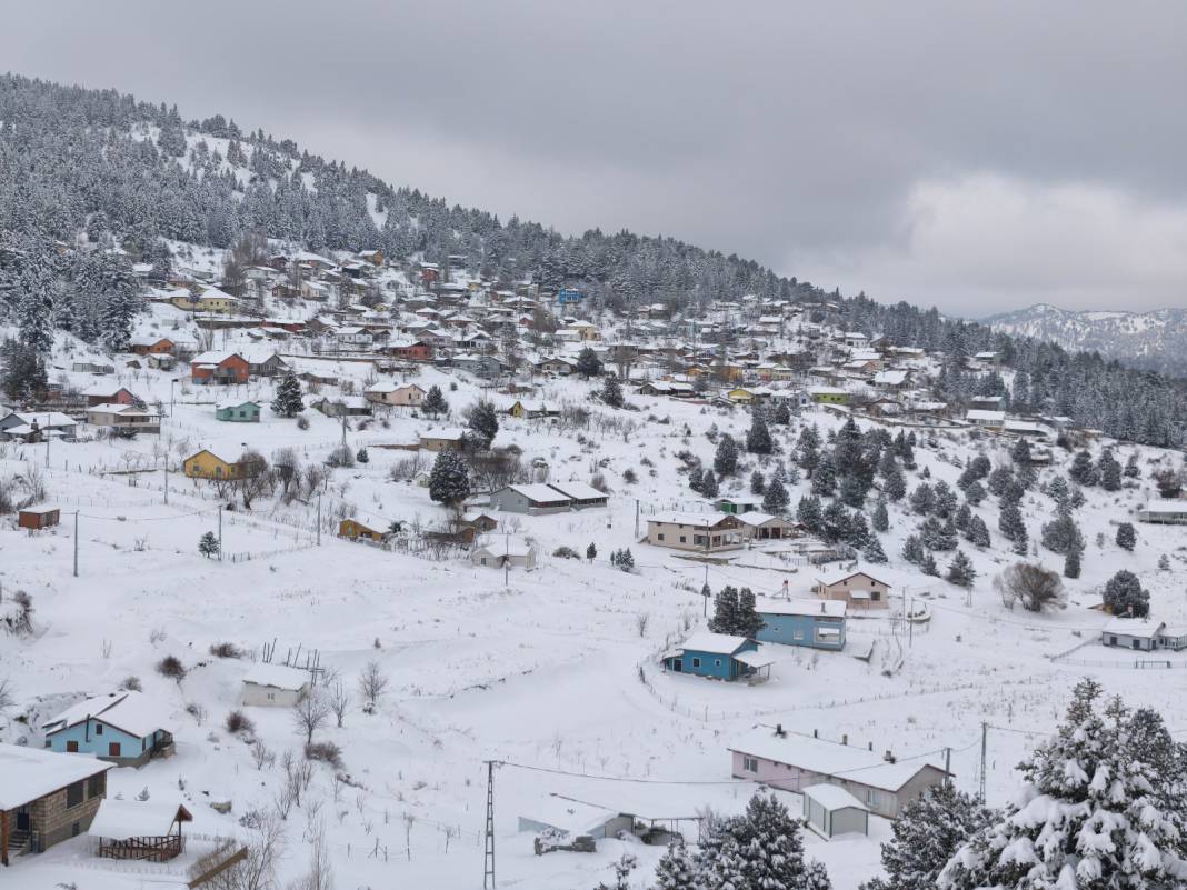 Konya’nın kar altındaki yaylası bir masal diyarına dönüştü 11